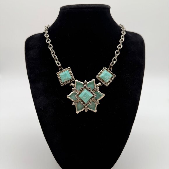 Vintage-Style Turquoise Resin Pendant Necklace With Silver-Tone Chain & Floral D - Picture 1 of 8